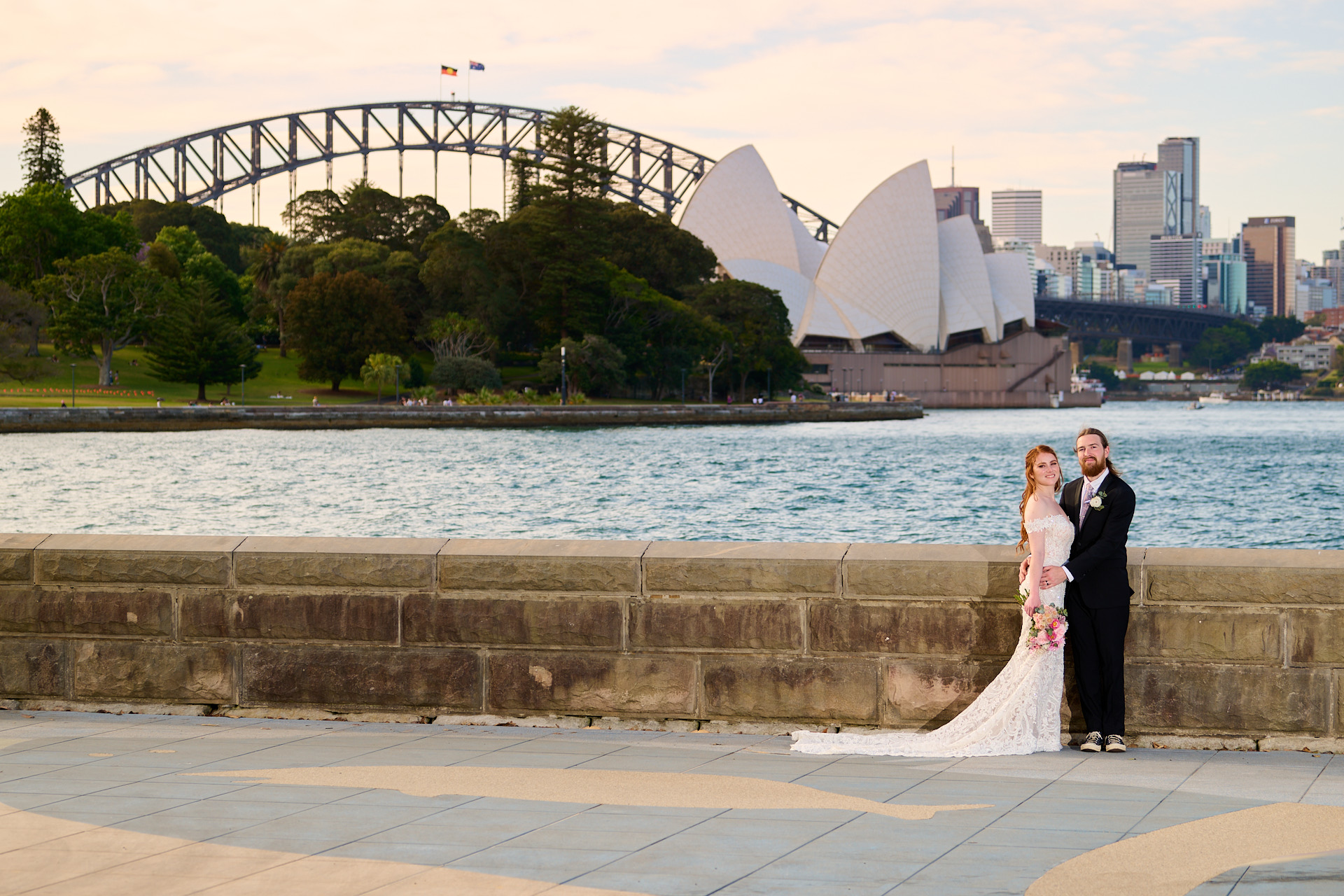 Sydney Harbour View Wedding photos at Royal Botanic Gardens, Sydney. By orlandosydney.com