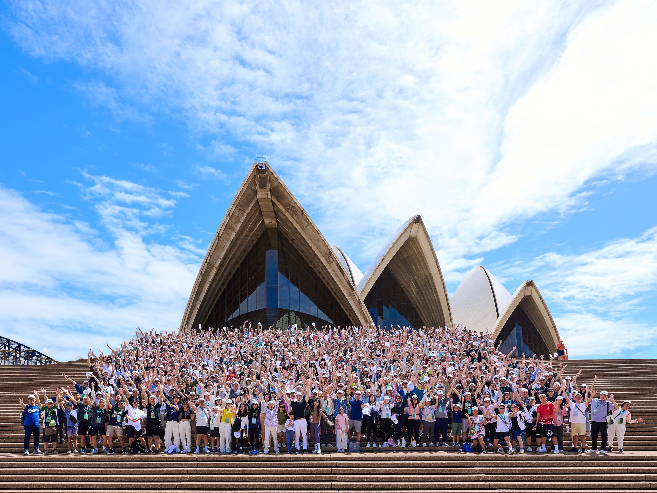 Corporate Incentive Event Group Photo at The Sydney Opera House. Photo by Orlando Sydney (orlandosydney.com)